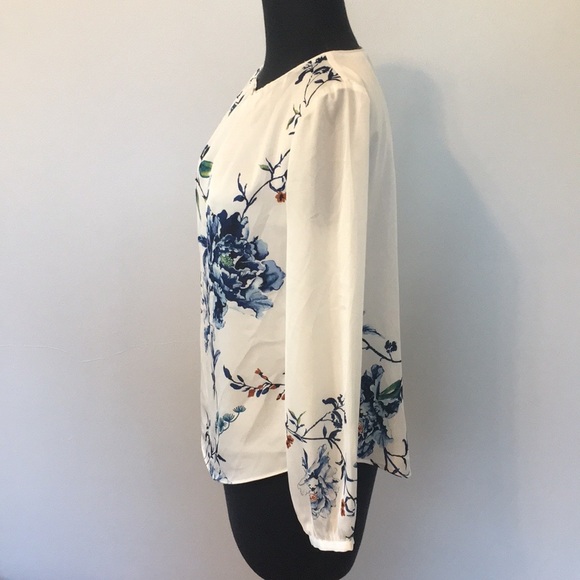 WHBM Gathered-Detail White and Blue Floral-Print Blouse, 0P - Picture 6 of 8